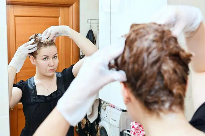 Saçlarınızı evde kendiniz mi boyarsınız yoksa her ay kuaföre mi gidersiniz?