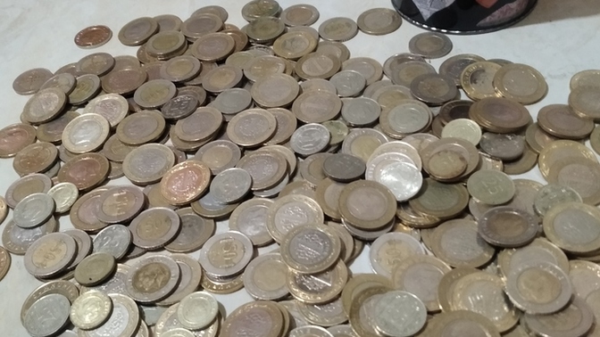 Kumbarada bozuk para biriktirmeyi seven var mı? Sizce burada tahmini ne kadar para vardır?