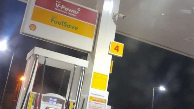 Neden geceyi sever insan sizce? Gecenin sessizliği huzuru mu yoksa acizliği ve kimsesiz oluşundan mı severiz?
