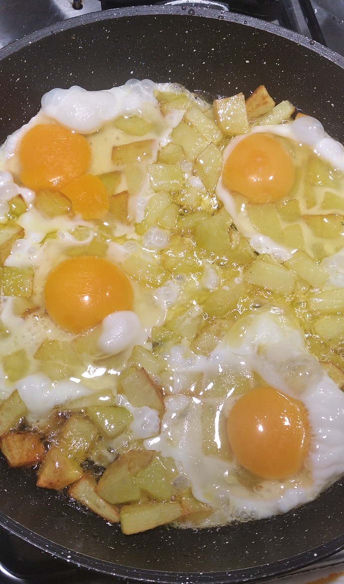 Patatesli yumurta sever misiniz?