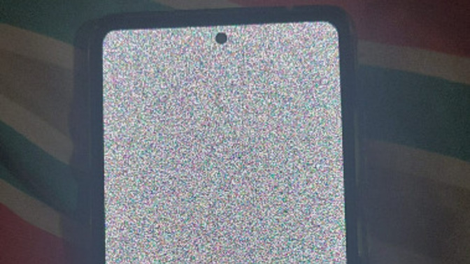 Telefonu açınca ekran beyaz ve karıncalı?