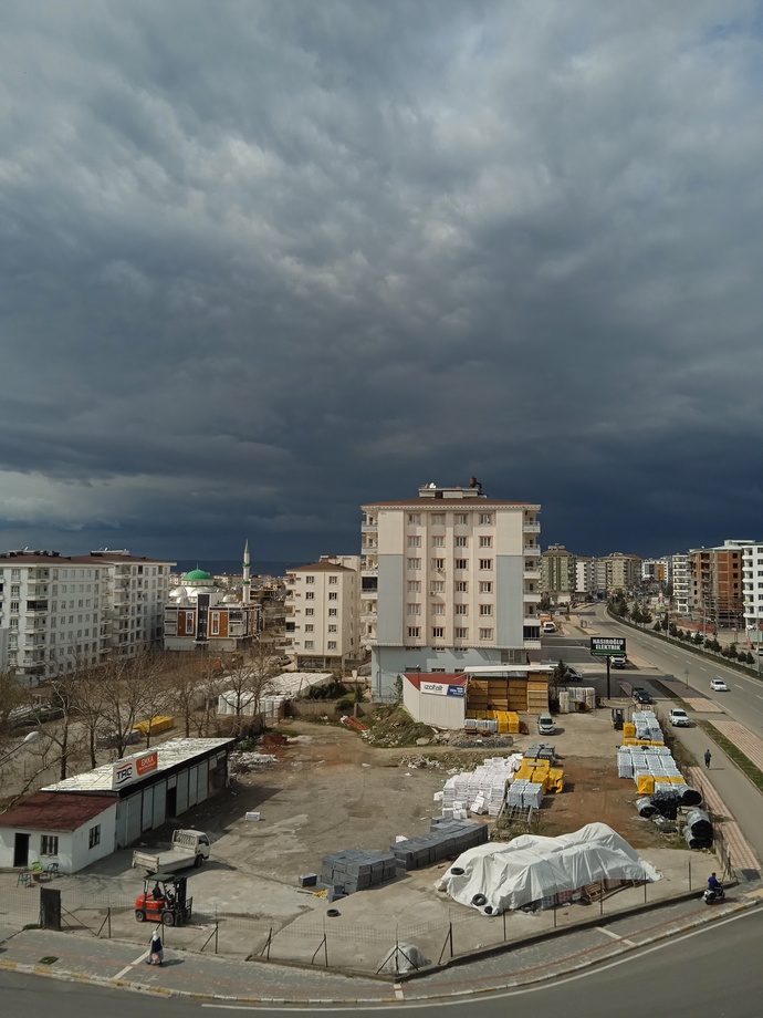 Galerindeki son fotoğraf ne?
