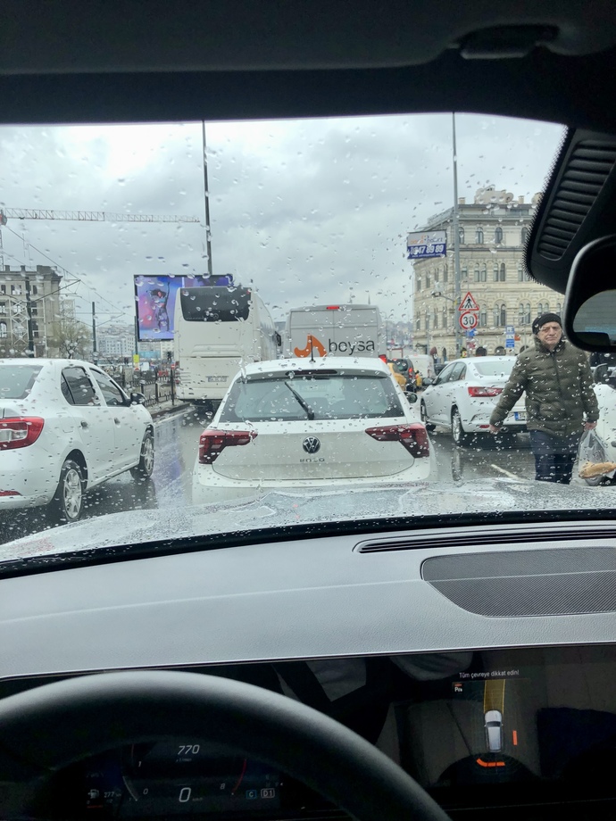 Trafikte diğer araç sürücülerine saygılı mısınız?