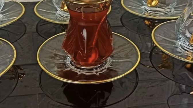 Bu çay takımı çok mu sade?