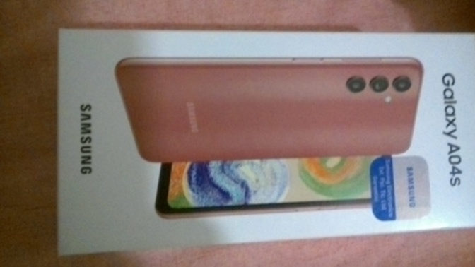 Samsung Galaxy A04S kullanıp da memnun kalan var mı?