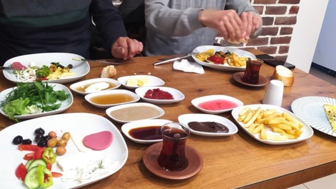 Kahvaltı yapmayı sever misiniz?