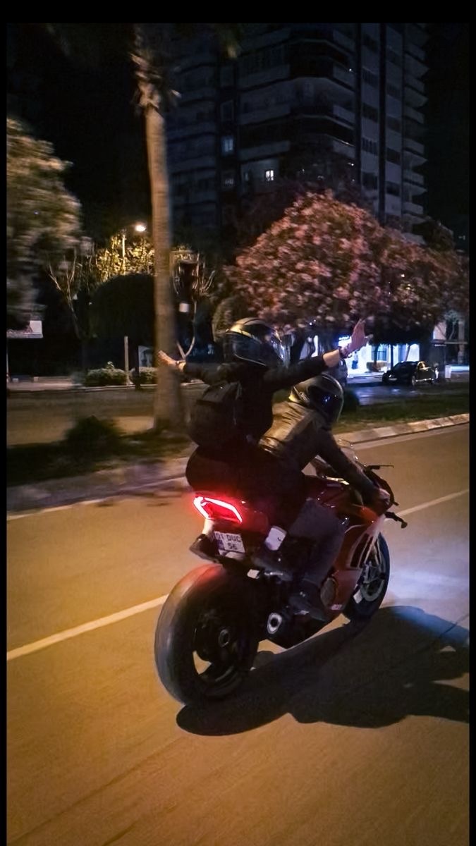 Konuştuğunuz kişinin size pat diye güvenmesini mi beklersiniz?
