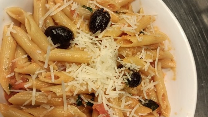 Penne arabia yaptım, nasıl gözüküyor sizce?