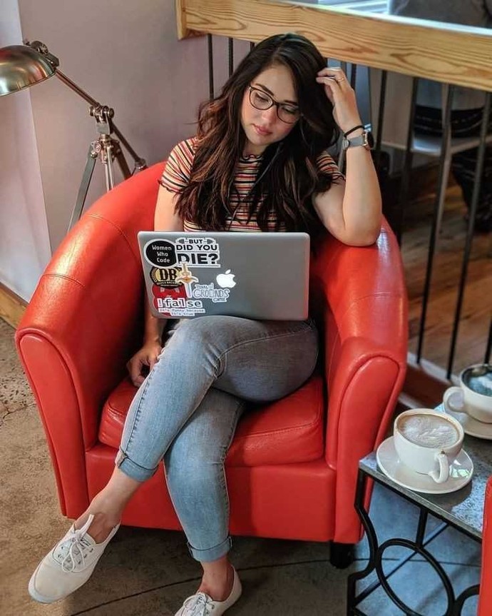 Sevgilinizin Instagramda blogger olmasından rahatsız olur musunuz?