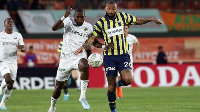 Alanyaspor 1 - Fenerbahçe 3... Sarı lacivertliler var rezaletinin yaşandığı maçta çok önemli bir 3 puan aldı! Maçı nasıl buldunuz?