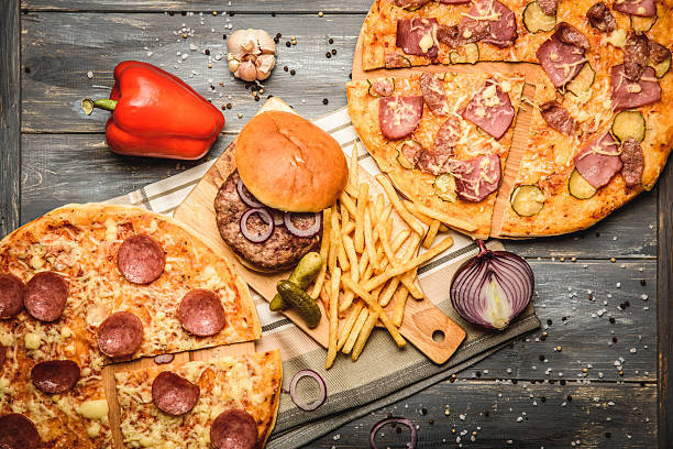 Her diyete başladığımda ablam eve hamburger-pizza söylüyor, bununla nasıl başa çıkabilirim?