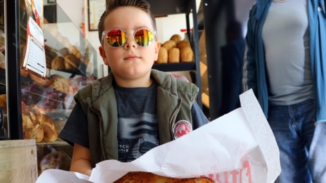 Ramazan pidesi bu yıl 10 liradan satılacak. Ailenizin pide kuyruğu emekçisi kim?