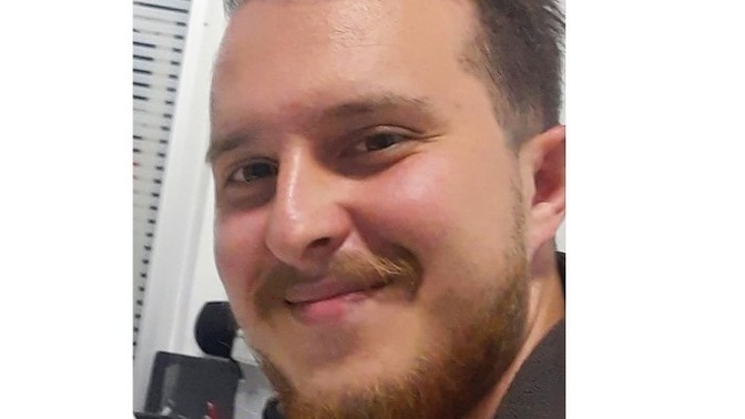 24 yaşıma kadar hiçbir kadınla el ele bile tutuşmadım. Bu anormal mi? Flörtüm olursa bunu ona söylemeli miyim?