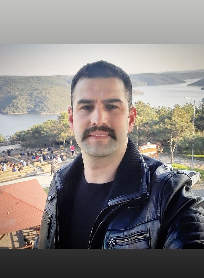 Sizce ben bıyıklı ve bıyıksız halimle kaç gösteriyorum?