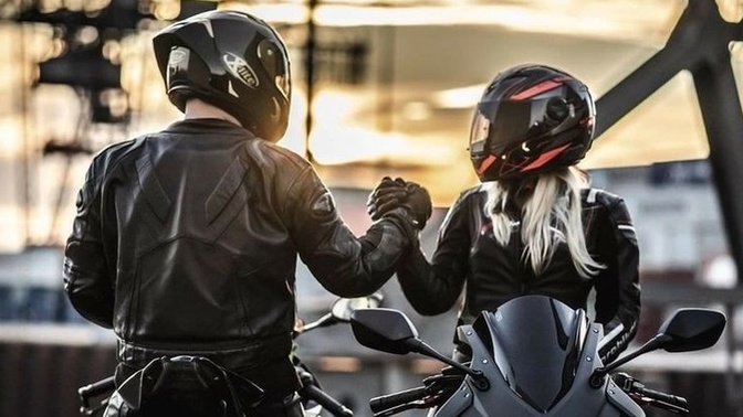 Sevgilinizle motosiklet sürmek ister miydiniz?