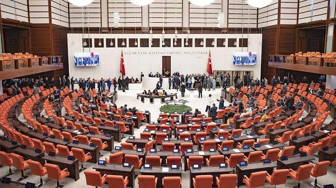 Irak’ta milletvekili olmak için üniversite mezunu olma şartı getirilmiş! Siz hangi ismin milletvekili olmasını isterdiniz?
