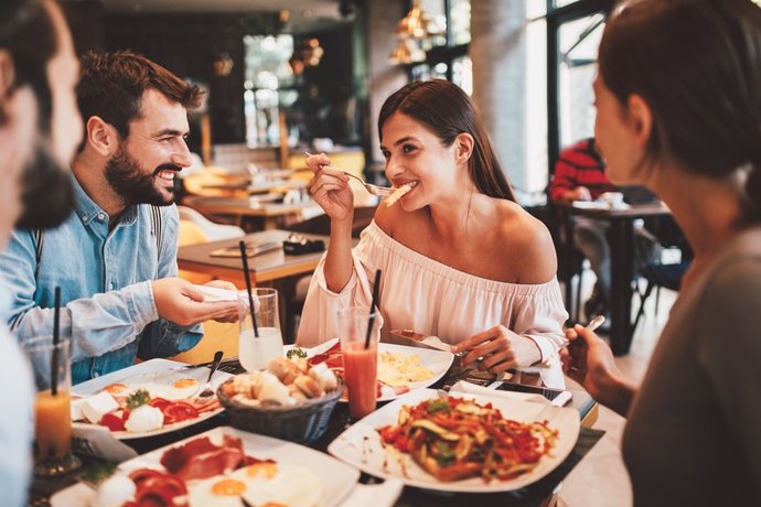 Ramazanda toplum içinde yemek yemek saygısızlık mıdır?
