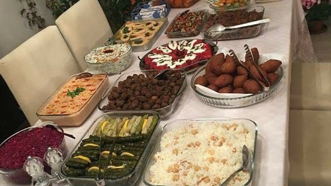 Yarınki iftar menüsü için yardım bekliyorum. Orucun ilk günü ne yemek yapılır?
