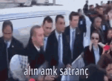 Gençler Kemal Kılıçdaroğlu'nun mutfağını Zoom arka planı olarak kullanmaya başlamış. Gençler çok yaratıcı değil mi sizce de?