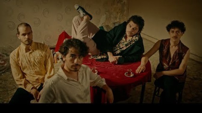 Sizinle konuşurken sürekli meşgul, yorgun olduğunu belirten birisiyle iletişiminizi sürdürmeye çalışır mısınız?