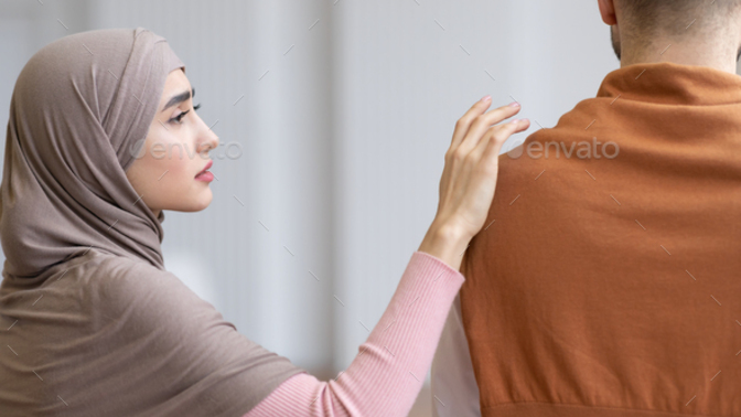 Dinsizim ama eşim illa ki sahura kaldırmak istiyor, ne yapmalıyım?