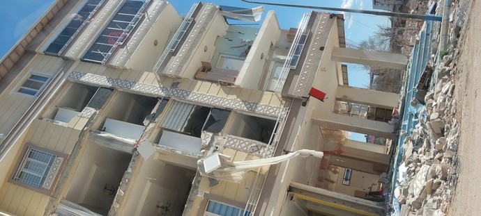 Geçtiğin yolları hikaye atar mısın?