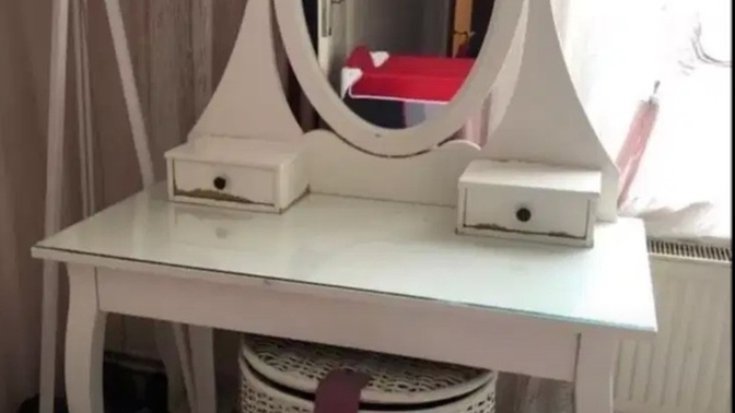 Suntası nemlendiği için boyası sökülmüş yer nasıl tamir edilir?