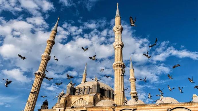 Bugün iftarda kiminle orucunu bozmak isterdin?