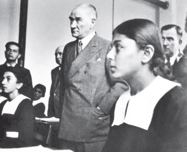 Yapılan bir araştırmaya göre aşkta şanssız olan erkekler aşk harici bütün hedeflerine ulaşabiliyormuş siz bu söze inanıyor musunuz?