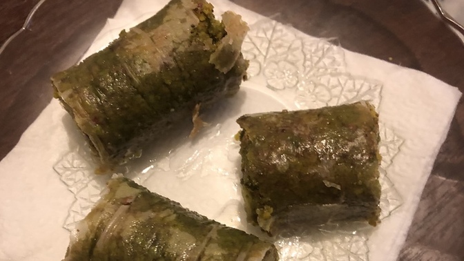 Çayın yanında tarlı yer misiniz?