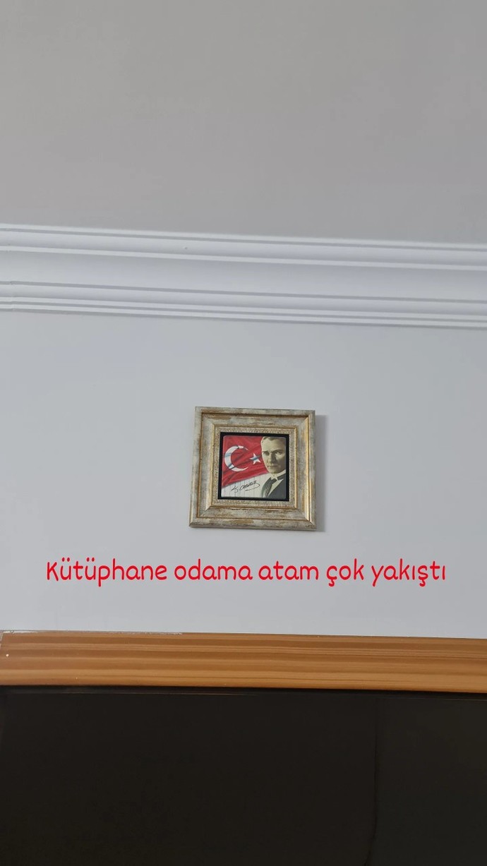 Evinizde Atatürk fotoğrafı ve Türk bayrağı var mı?