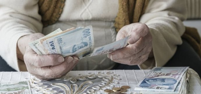 Emeklilerin bayram ikramiyesi 2.000 TL olarak belirlenmiş. Sizce yeterli bir miktar mı?