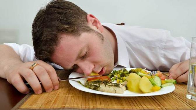Yemek sonrası sizi de uykunuz esir alıyor mu?