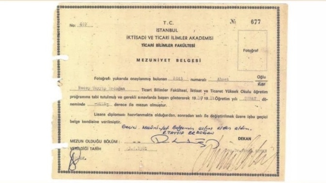 Cumhurbaşkanı Erdoğan mezuniyet diplomasını kamuoyuna paylaştı, ne düşünüyorsunuz?