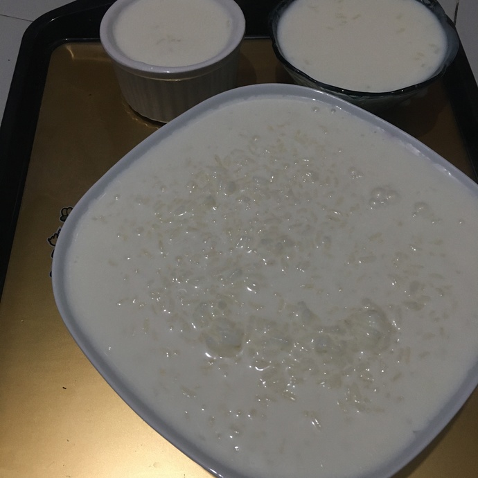 Sütlaç yaptım kim ister?