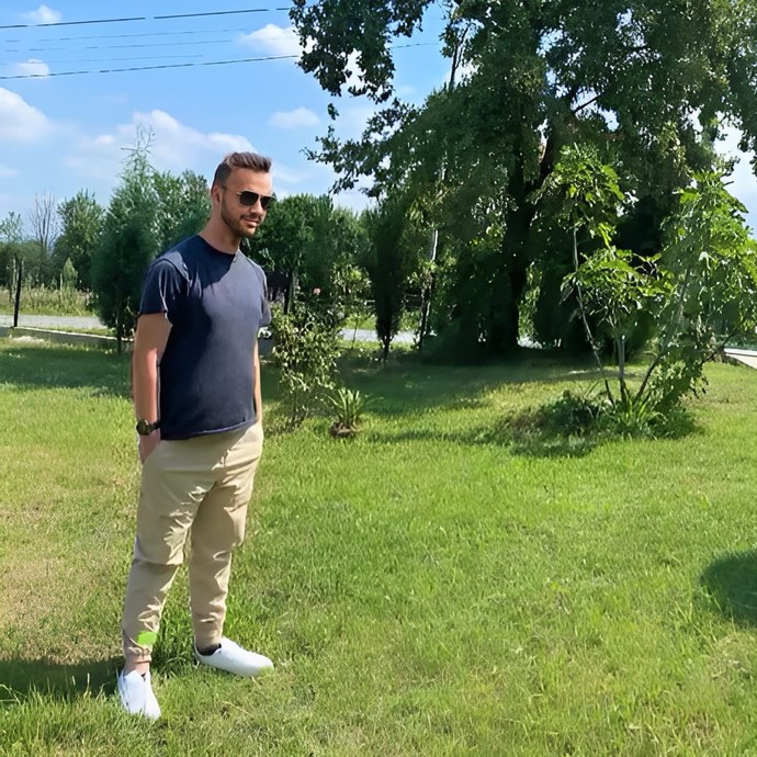 Hoslandığım bir kız var.. Herkes onun pesinde.. Sizce şansım var mıdır? Bir fenomen.. Duanıza ihtiyacım var? Dua eder misiniz?