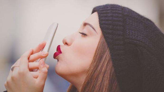 Sevgilinizin Whatsapp son görülmesi 04,47 olsa ne yaparsınız?