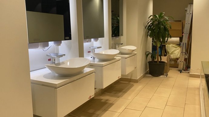 Floryada bir AVMde VIP tuvalet 25 TL! Tuvalete girmek için 25 TL verir miydiniz?