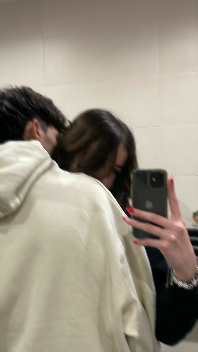 Profil fotoğrafı olarak sevgilinizle çekildiğiniz fotoğrafları tercih eder misiniz?