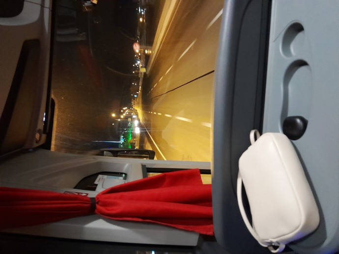 Otobüs yolculuğunda ön tarafı mı, arka tarafı mı seversiniz?