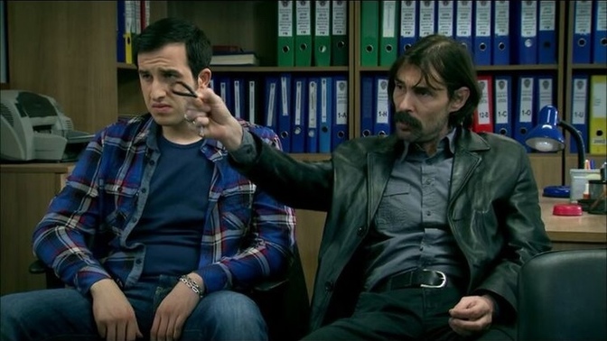 Sizi kendine çeken bir dizi, film karakteri var mı?