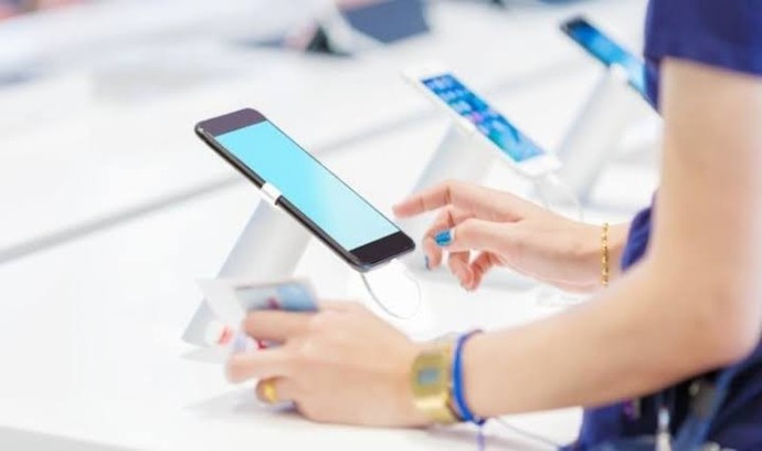 Cep telefonlarından yüzde 79 vergi alınmasını doğru buluyor musunuz?
