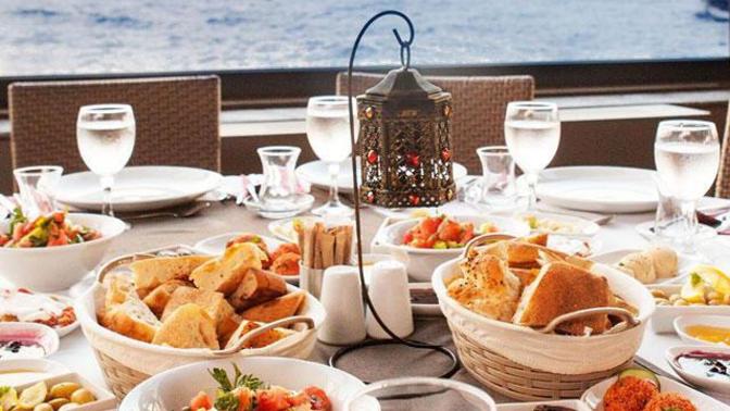 Sitede kiminle beraber iftar açmak istersiniz?