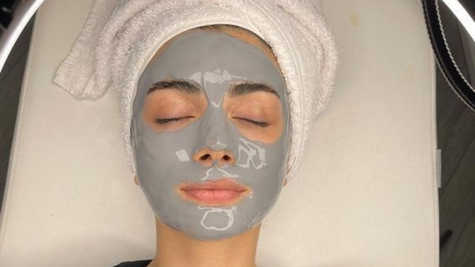 Cilt bakımında kağıt maskeleri mi tercih edersiniz, jel maskeleri mi?