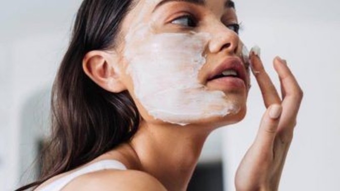 Cildinize her bulduğunuz kremi sürer misiniz?
