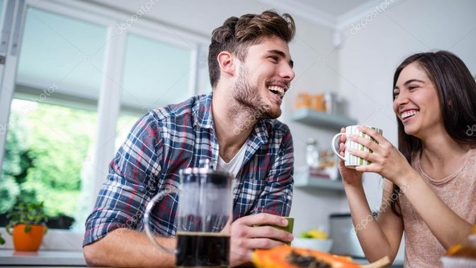 İnsan aşıksa sevdiğine daha hoşgörülü değil daha hayran olur diyorlar, sence de mantıklı mı?