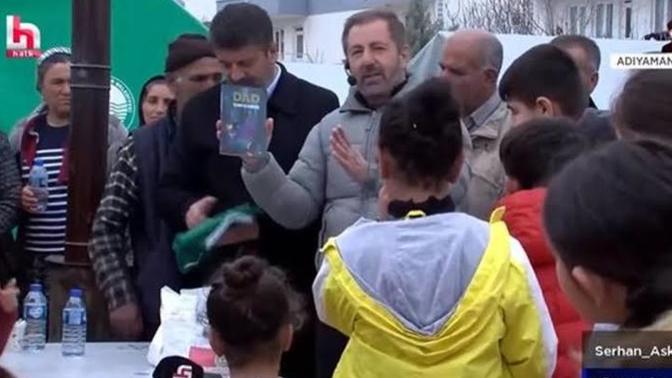 Halk tv'nin deprem bölgesinde ki canlı yayın da "Selahattin Demirtaşın kitabının reklamını yapması hakkın da ne düsünüyorsunuz?