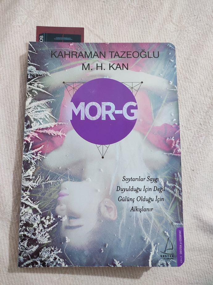 Kitap okur musunuz ve çok sevdiğiniz yazarlar var mıdır?
