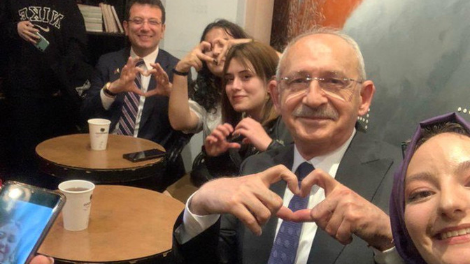 Kemal Kılıçdaroğlu, Ekrem İmamoğlu ve Mansur Yavaş Konya’da gençlerle kahve içti. Sizce de çok hoş olmamış mı?