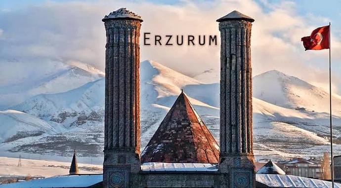 Anne ve babalarının memleketini yazarak fotoğraflarını paylaşan kişilerin tweetleri akım oldu. Senin annen ve baban nereli?